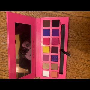 Eyeshadow palette